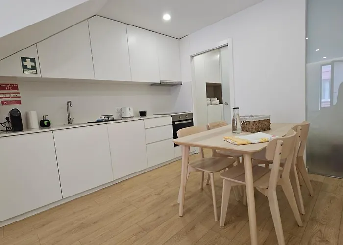 A Proa Do Moliceiro Ruela Da Ria - Center Aveiro